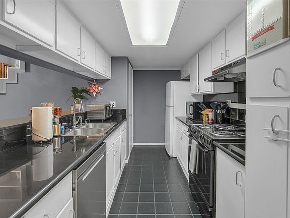 4th image of 1909 Brun St APT 17