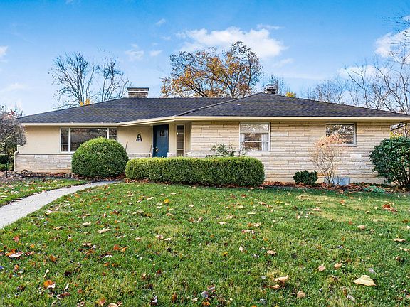 3rd image of 385 E Schreyer Pl