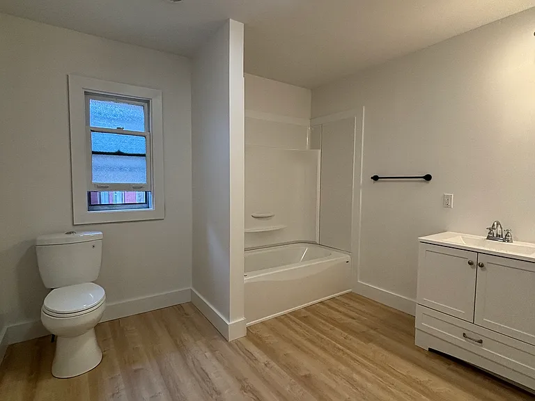 94 Pleasant St #B — Photo 12