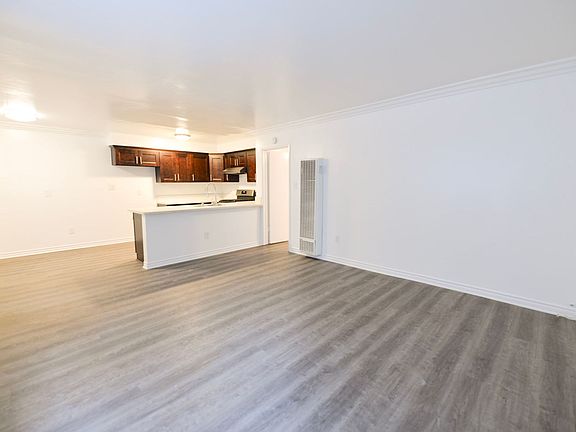 3rd image of 247 Avenida Del Poniente APT C