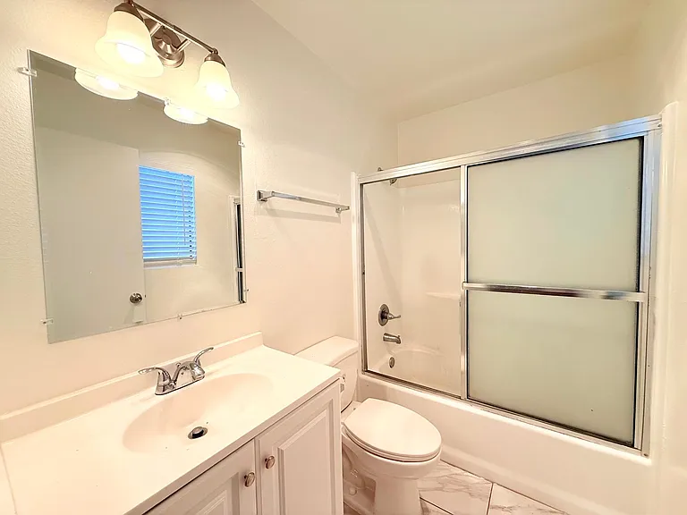 5233 Cartwright Avenue — Photo 20