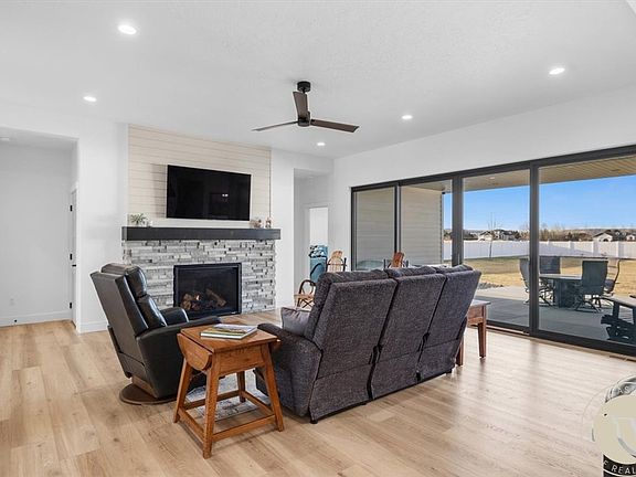 5th image of 6615 Rain Lily Dr