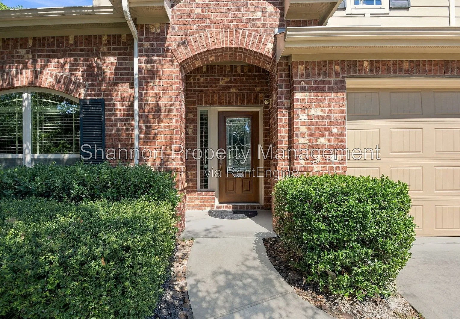 3 bed, 2.0 bath, 1724 sqft, $2,200 — Photo 3