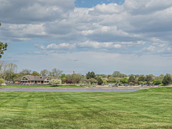 225 S Rohlwing Rd UNIT 301, Palatine, IL 60074