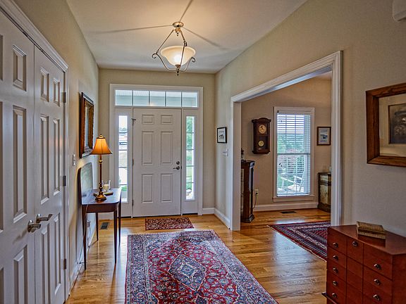 3rd image of 30 River Hill Pl