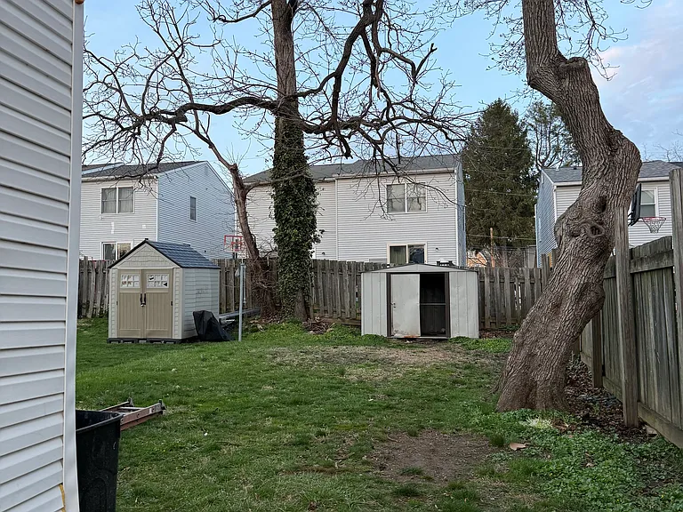 35 Harding Ave — Photo 7