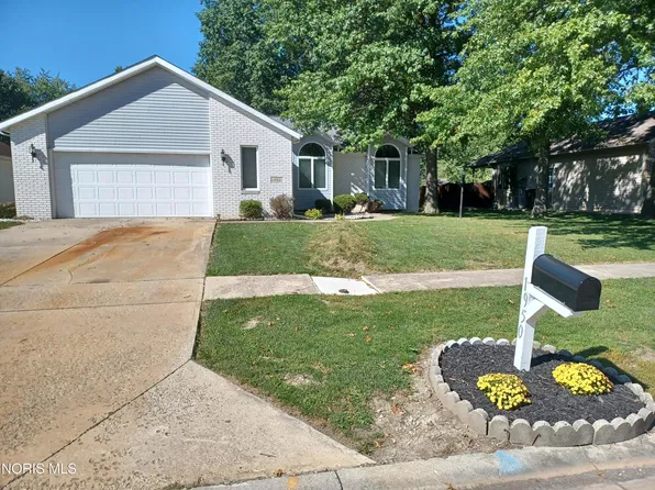 1950 Buckingham Ct, Defiance, OH 43512
