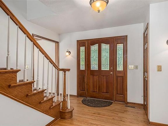 4th image of 11506 W 61st St