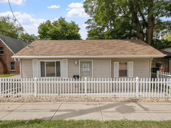 2203 S State St, Lockport, IL 60441