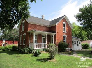 702 Stevens St, Council Grove, KS 66846