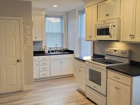 81 Government St, Kittery, ME 03904