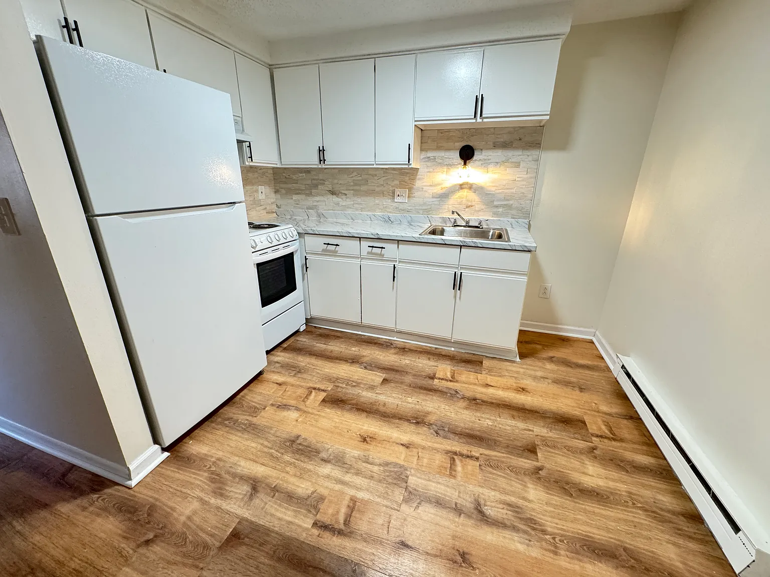 2 bed, 750 sqft, $1,200 — Photo 1