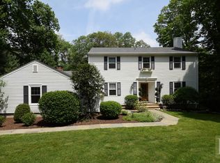 9 Old Lantern Dr, Wilton, CT 06897