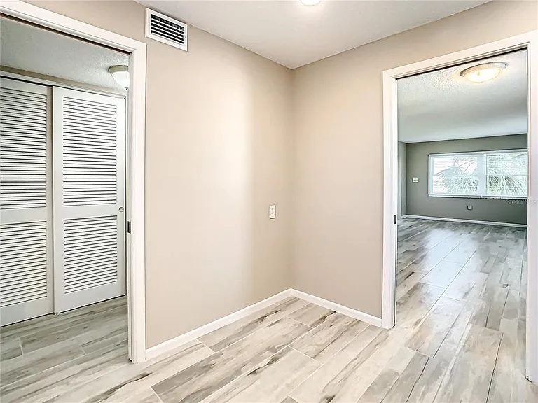 4575 Cove Cir #309 — Photo 10