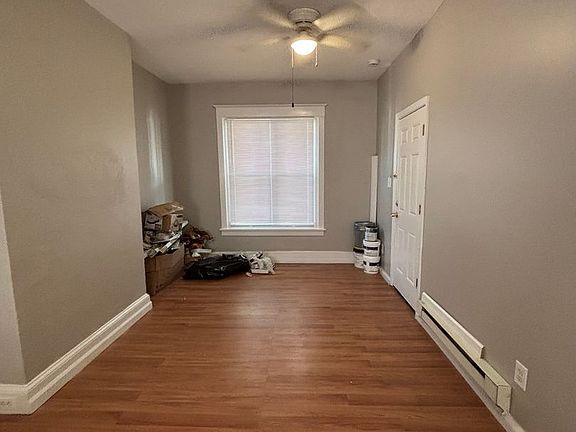 2nd image of 2066 Clarence St Floor 1