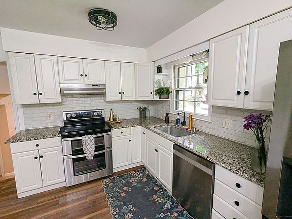 3rd image of 4409 Pickwick Dr