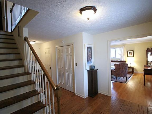 3rd image of 1315 Lois Ln