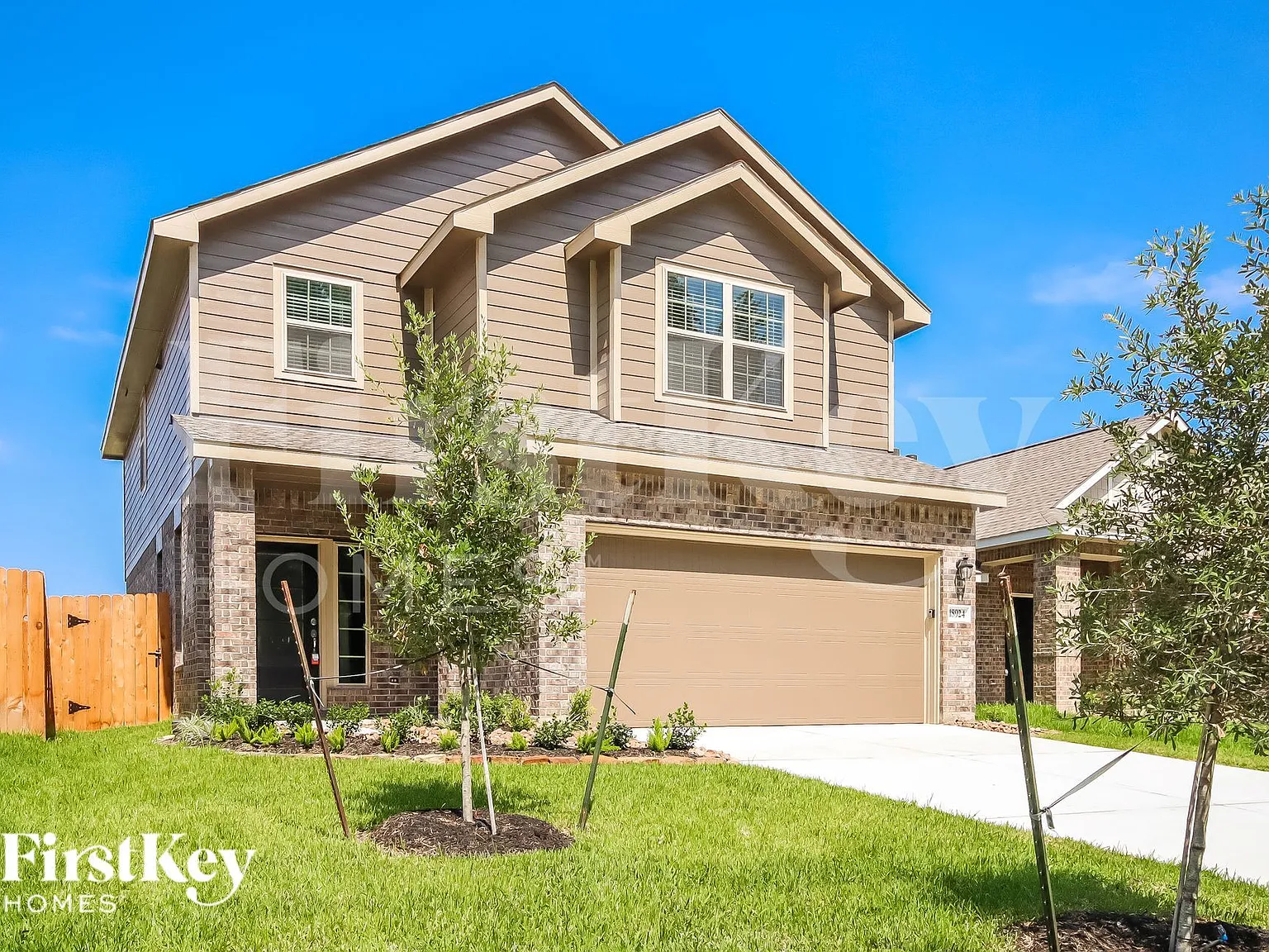 4 bed, 2.5 bath, 2211 sqft, $2,210 — Photo 2