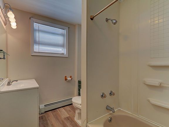 5th image of 126 Porter St #3B-1BA-1160SQFT