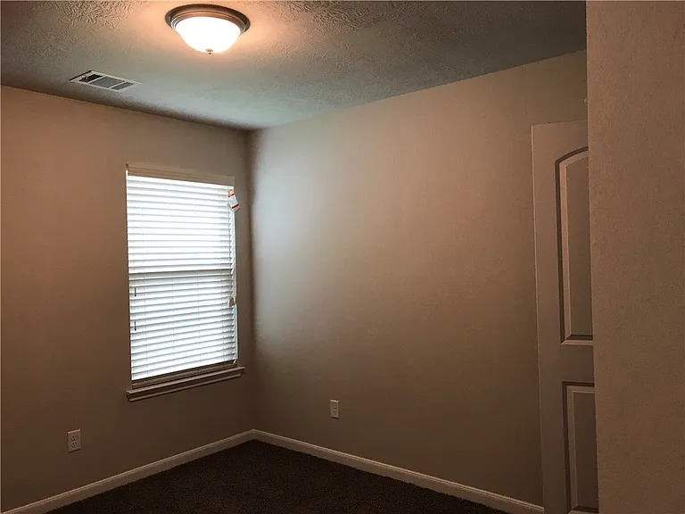 2015 Stubbs Dr — Photo 13
