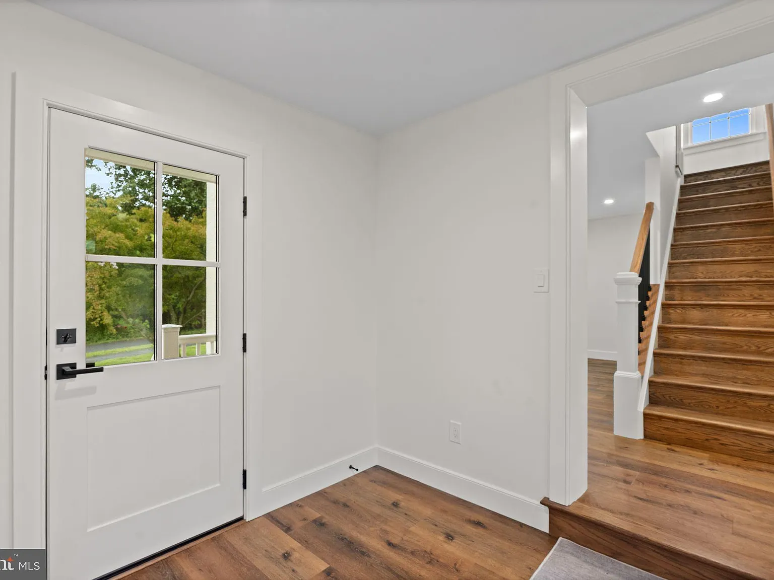 3 bed, 1.5 bath, 1710 sqft, $3,800 — Photo 3