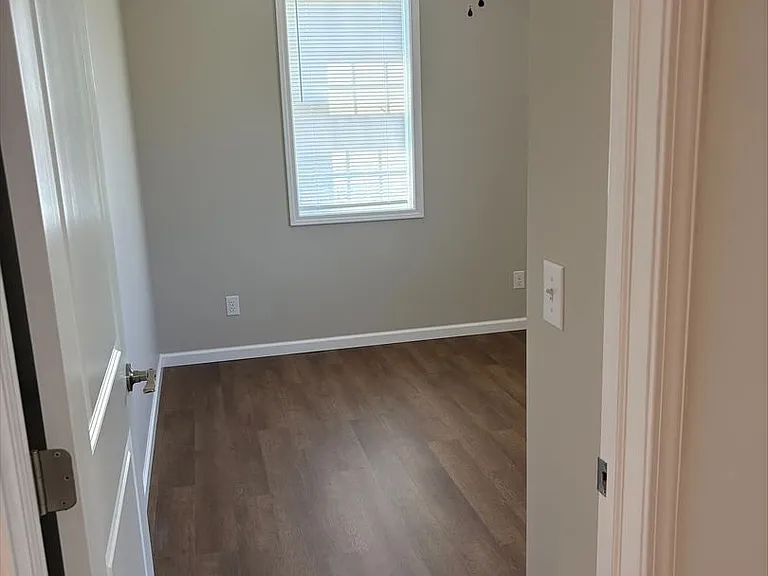 2117 Sherwood Rd — Photo 7