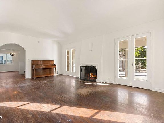 5th image of 940 Cornell Rd