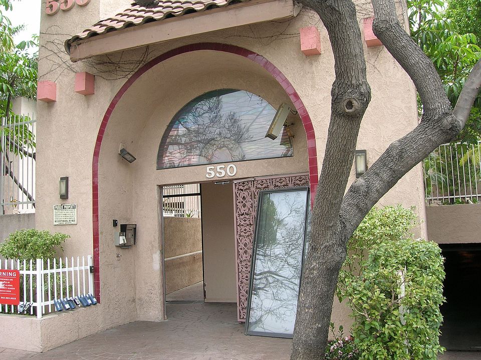 FRONT OF BUILDING 