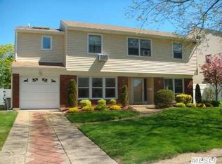 2685 Walker St, Bellmore, NY 11710