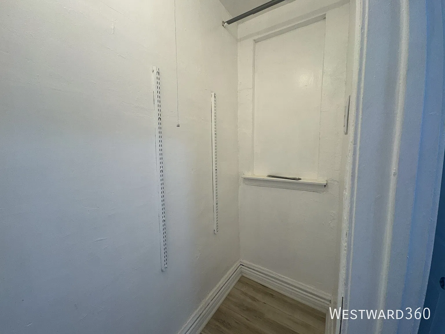 6706 S Wood St — Photo 4