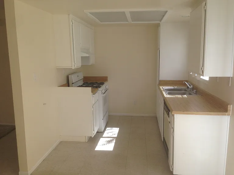 12715 Navajo Place — Photo 17