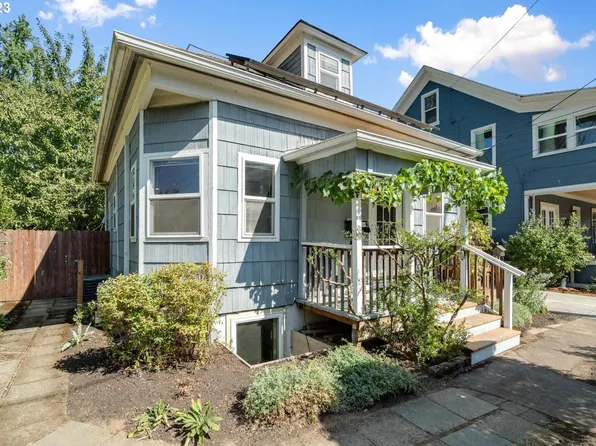 8017 N Willamette Blvd, Portland, OR 97203