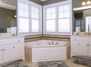 2285 Gold Pt, Victoria, MN 55386