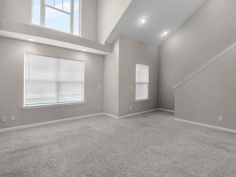 125 Ventura Pl — Photo 26