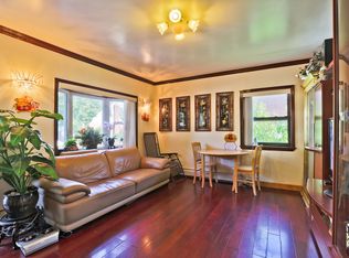 3034 Murray Ln, Flushing, NY 11354