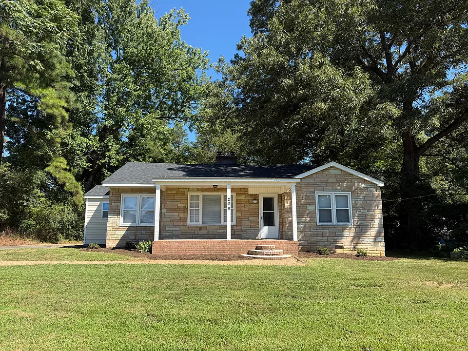 209 Cecil Dr