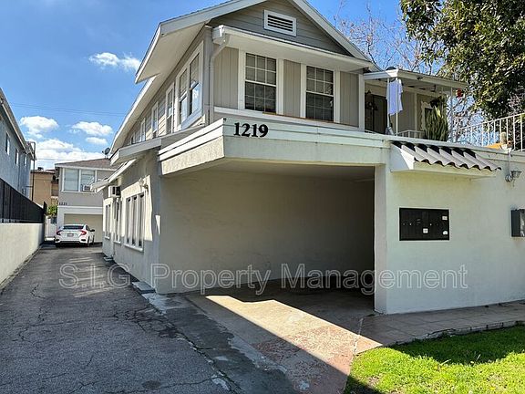 2nd image of 1223 S Lake St