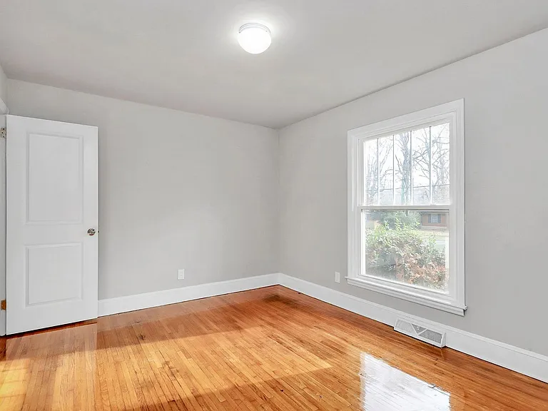 1415 Springwood Ln — Photo 10
