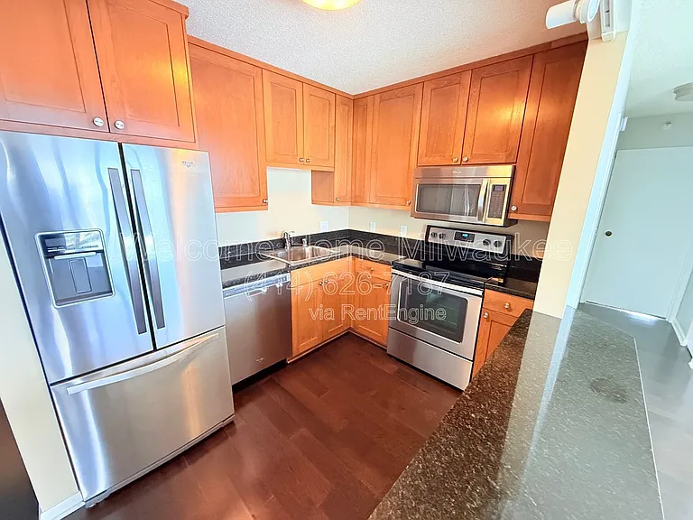 1660 N Prospect Ave #2702 — Photo 1