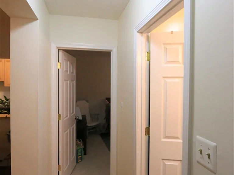 22 Laurel St #16 — Photo 9