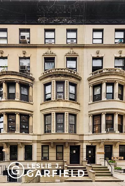 1st image of 40 W 96th St