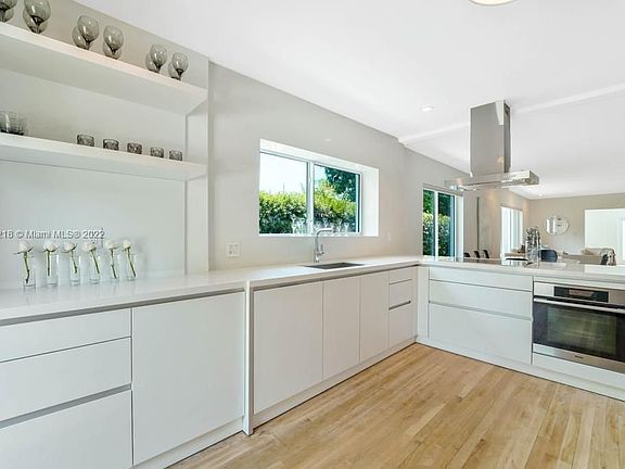 5th image of 8918 Garland Ave #0