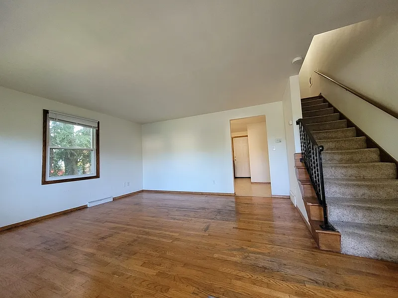 3 bed, 1.5 bath, $1,399 — Photo 4