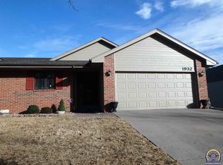1932 SW Crest Dr, Topeka, KS 66604