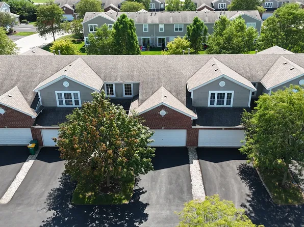 17428 Fox Bend Ln, Lockport, IL 60441