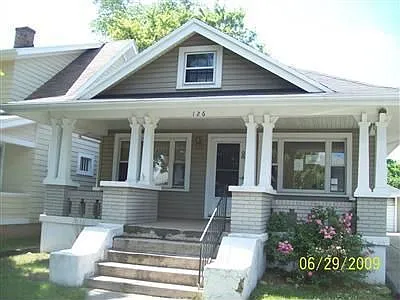 126 Sandhurst Dr photo 1