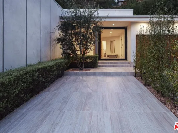 1820 Rising Glen Rd, Los Angeles, CA 90069