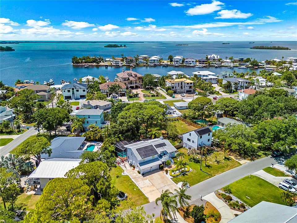 1st image of 201 Lagoon Dr