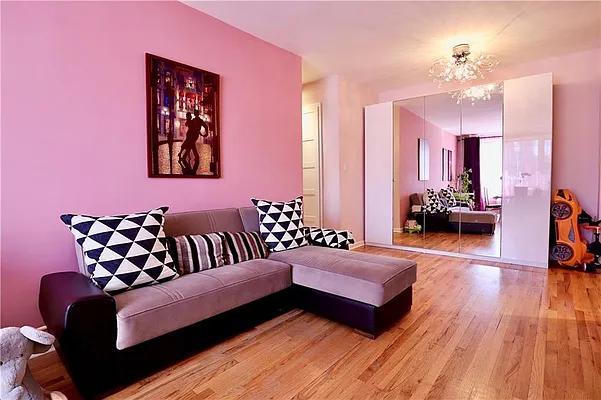 Sold by Remax Edge | media 20