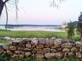 307 Sconticut Neck Rd, Fairhaven, MA 02719